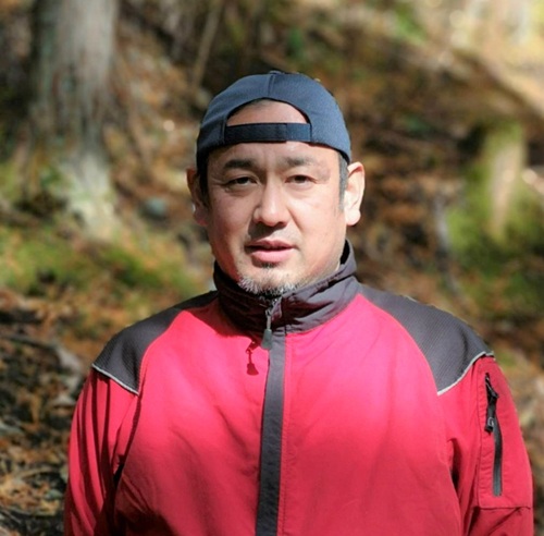 若本 暁