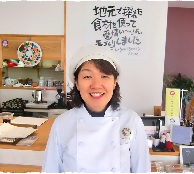 山下 由美
